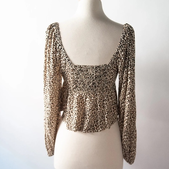 URBAN OUTFITTERS Cheetah Long Sleeve Crop Top Keyhole - Picture 2 of 5